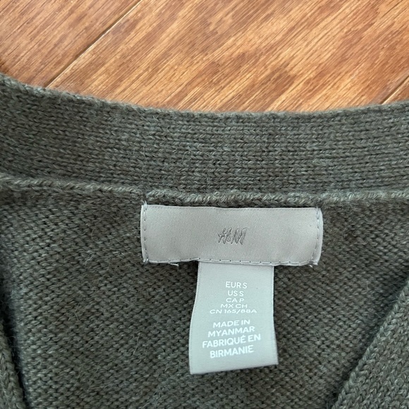 H&M Cardigan Size Small - Picture 4 of 11